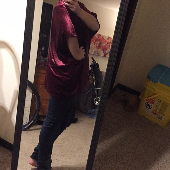 🔥 Burgundy velvet shrug - Picture 3 of 4